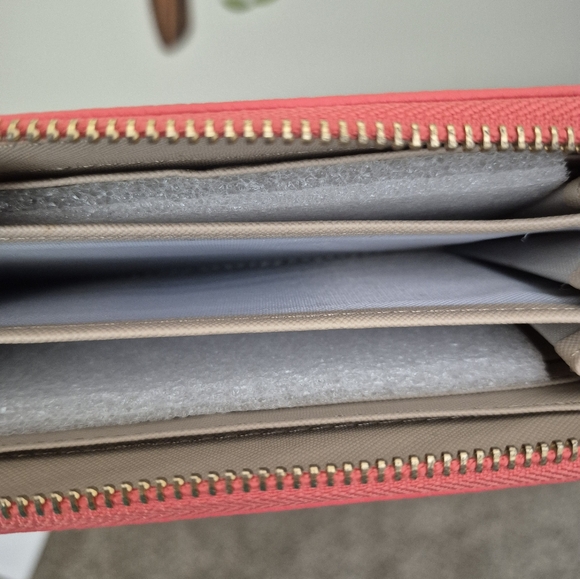 New Wallet - Picture 4 of 7